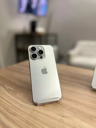 15 Pro 128GB Natural 