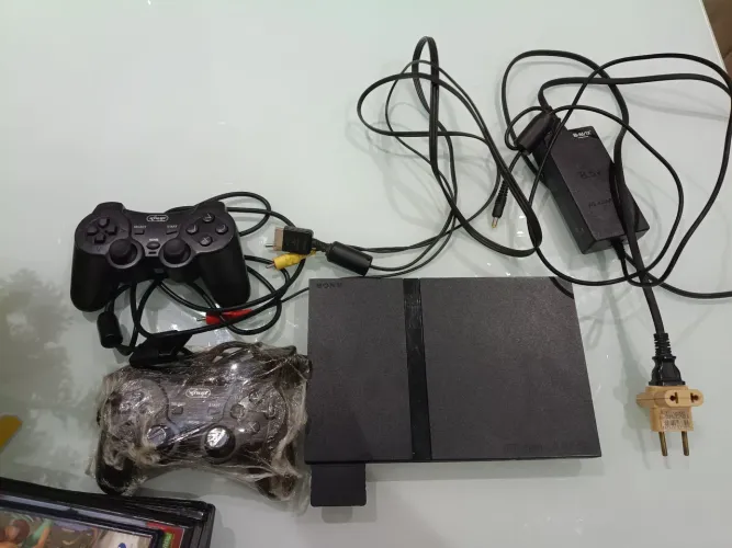 ? VENDO PS2 + JOGOS ? R$ 400