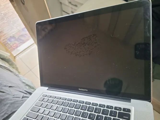 MacBook Pro (modelo A1286) Para Consertar ou Retirada de Peças