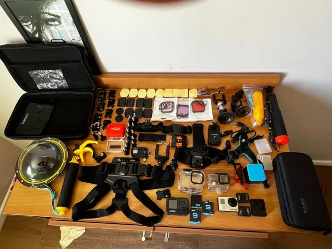 KIT GOPRO HERO 9 BLACK + HERO 3+ + MAIS DE 50 ACESSÓRIOS