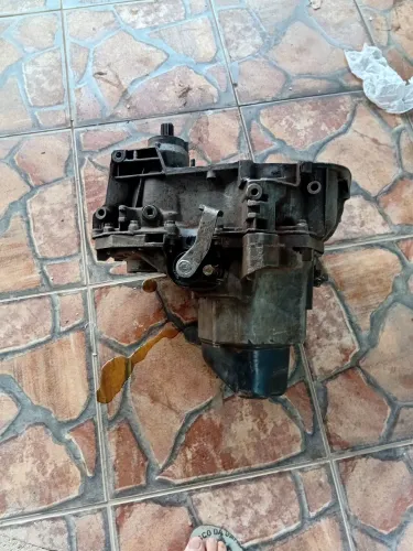 Vendo cambio serve na scenic  e clio   800 reais