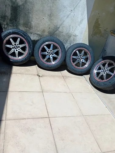 Aros usados pneus novos 