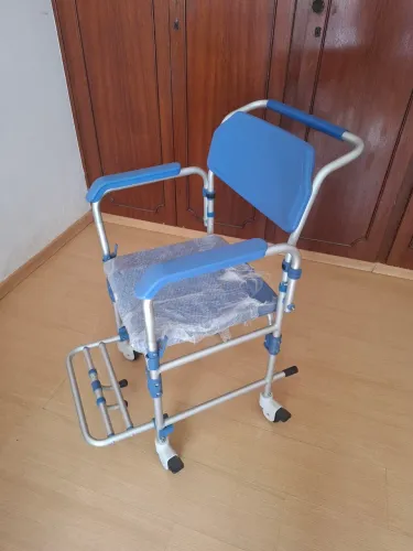 cadeira de banho em alumínio, até 150 Kg, Assento 42 cm, D60 Dellamed
