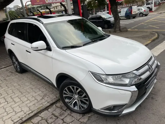 Mitsubishi Outlander HPE-S 2.2 Diesel 4X4 Aut. 2016