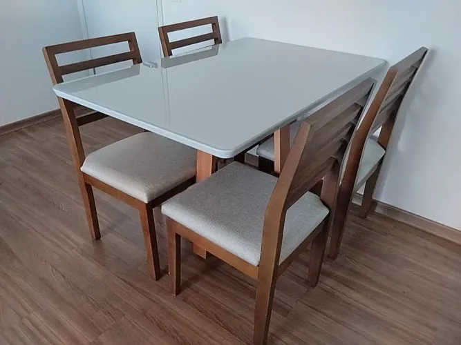 Mesa de jantar completa 