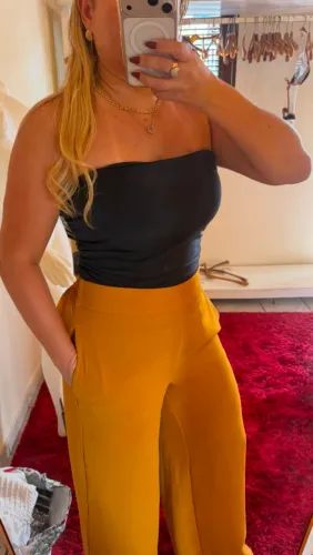 Conjunto Calça Pantalona e Top Tecido Leve e Confortável. 