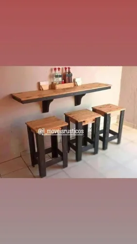 Vendo conjunto mesa c/ banquinhos