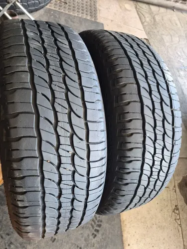 2 pneus 205/60/16 Michelin meia vida (450 em 3× no ct