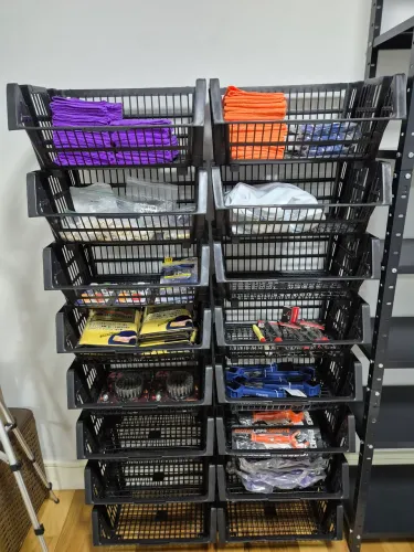 Kit 16 cestos empilhaveis em plástico