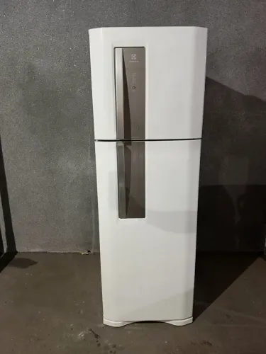 Geladeira Electrolux 382 litros frost free 