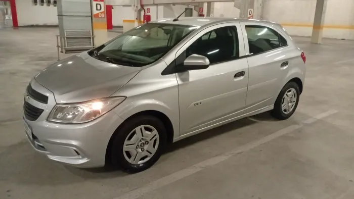 Chevrolet Onix JOY Hatch 1.0 8V Flex Mec. 4P 2018