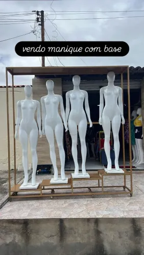 vendo os manequins com as base