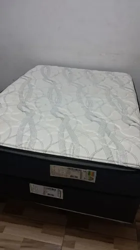Cama box casal em ótimo estado (Entrego)