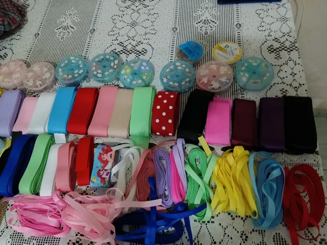 Vendo material de Artesanato para laços 