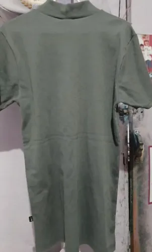Camisa GG Nike canelada, mas modela ao corpo de qlqr pessoa