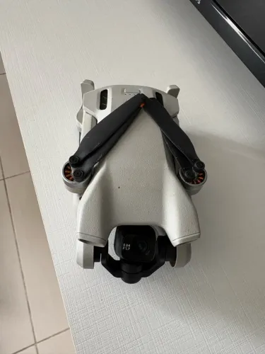 Drone DJI Mini 3 (somente aeronave)