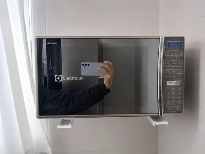 Micro-ondas Electrolux 27L Inox Espelhado MS37R 127V - Excelente Estado
