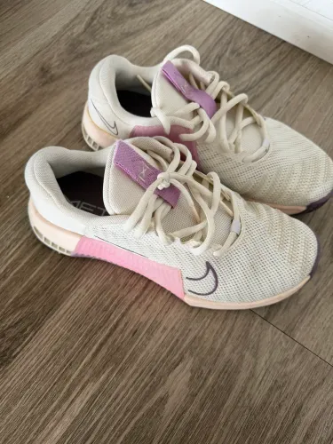 Vendo Tênis Nike Metcon 9 Feminino - Tamanho 37,5