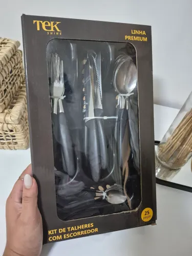 Kit de Talheres com escorredor (25 peças)