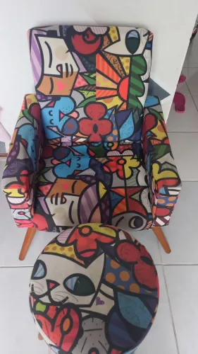 VENDO POLTRONA COM BANQUINHO