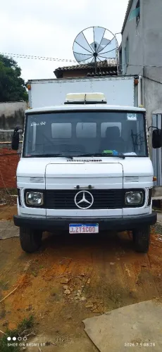 Caminhão 608D com baú nada pra fazer só pegar e trabalhar!