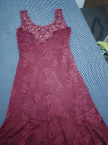 Vestido de renda vermelho