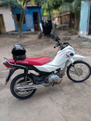 Vendo pop 110i semi nova à vista