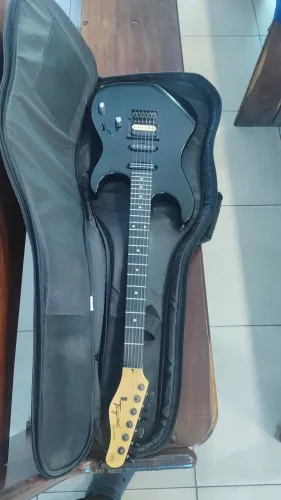 Guitarra Tagima