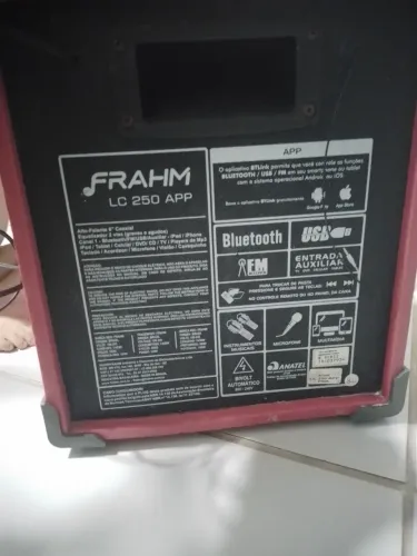 Caixa de Som Amplificada com multimídia.