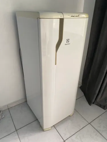Geladeira Eletrolux, funcionando perfeitamente