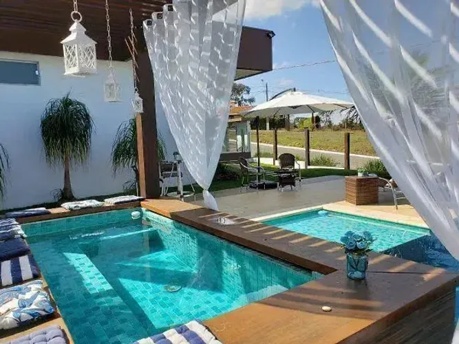 Casa de condomínio para venda possui 321 metros quadrados com 4 quartos