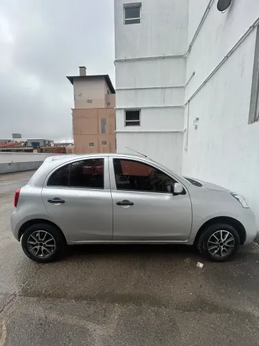 Nissan March S 1.0 12V Flex 5P 2016