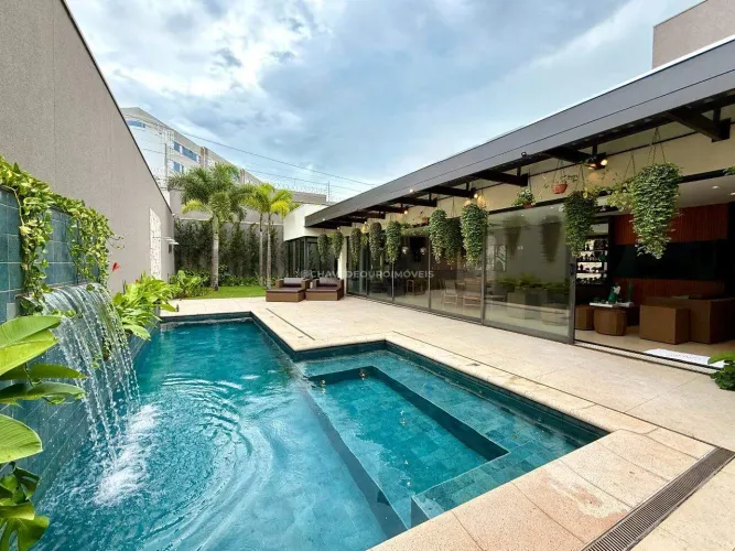 Casa de 5 suítes à Venda no Condomínio Jardim Baronesa em Uberaba