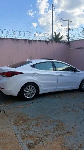Hyundai Elantra GLS 2.0 16V Flex Aut. 2015