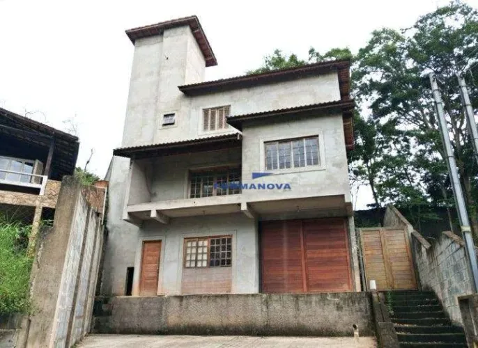 Casa com 3 quartos sendo 1 suíte à venda em condomínio fechado na Granja Viana - Cotia/SP