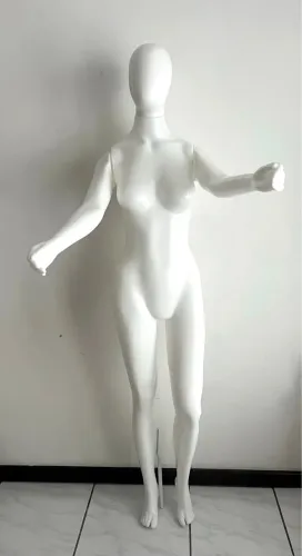 Manequim Feminino
