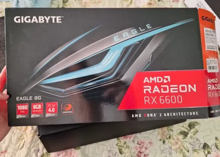 Gigabyte Radeon RX 6600 Eagle 8GB - Modelo Triple Fan