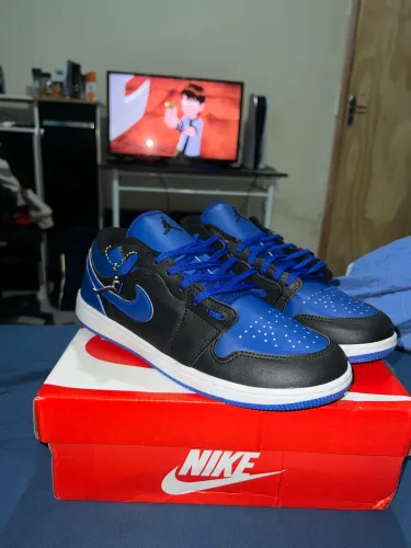 Air jordan 1 low cor azul escuro tamanho 42