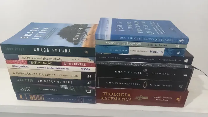Coleção de livros de estudo Cristão