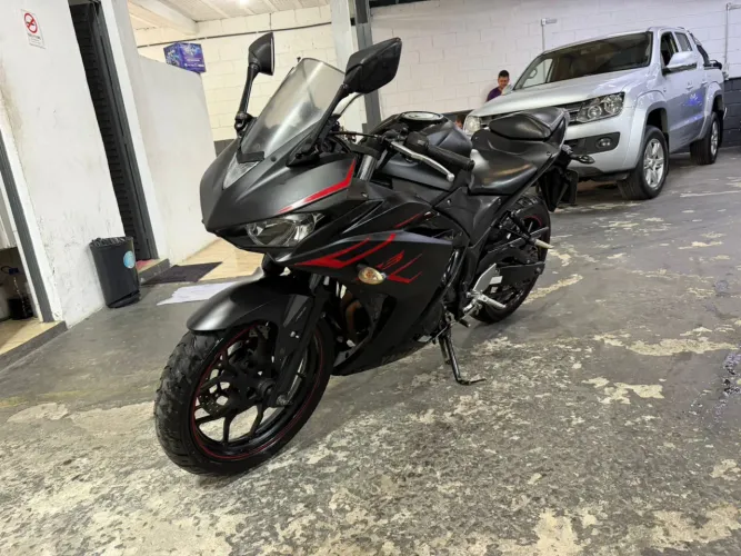 YAHAMA YZR R3