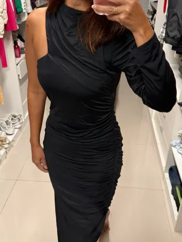 Lindíssimo vestido Preto da Ave Rara