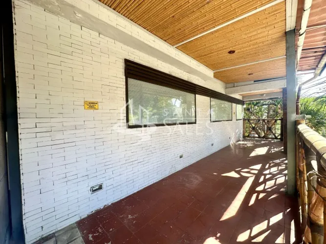 Casa Assobradada Comercial à Venda na Vila Pompéia, São Paulo-SP: 3 Quartos, 3 Banheiros, 