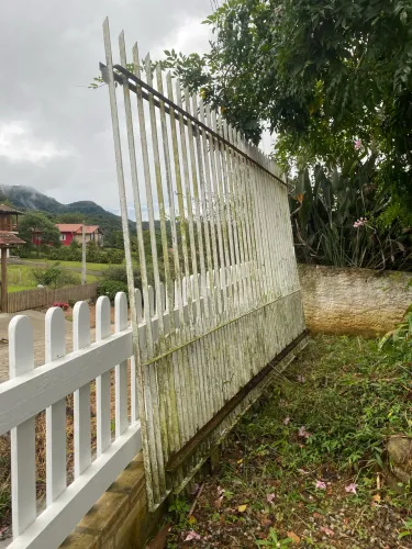 Portão de ferro 