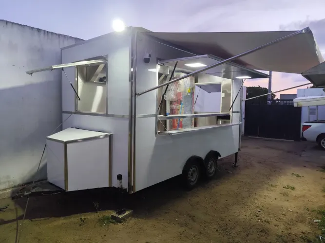 Food Truck 2 por 4 completo. De luxo.
