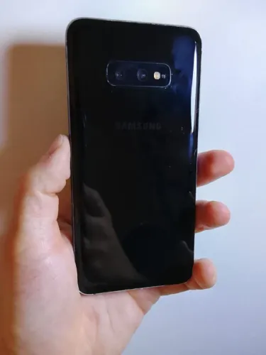 Samsung s10e