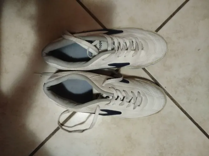 Tênis de futsal