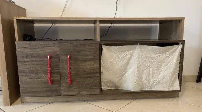 Rack para TV com Armário e Nichos - Madeira