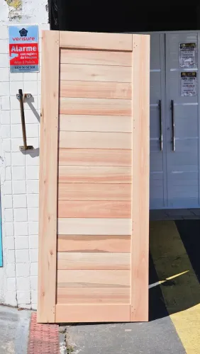 PORTA MACIÇA EUCALIPTO ROSA - 80CM (PARTE NOBRE DO EUCALIPTO)