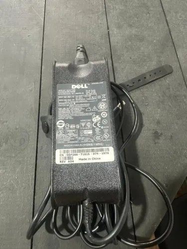 Carregador Original Dell Notebook 100-240VAC - 50/60 Hz