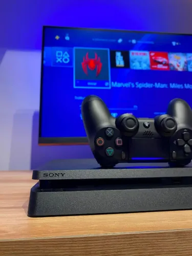 Ps4 slim 